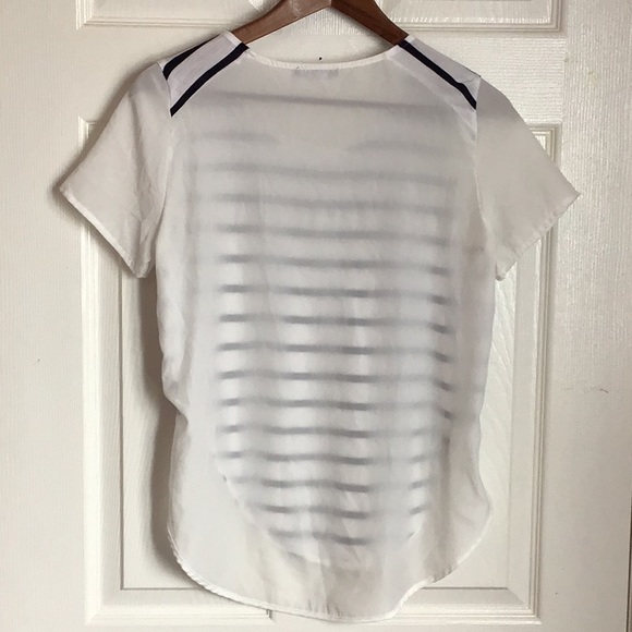 Zara Short Sleeve Hi-Low blouse - Picture 2 of 4